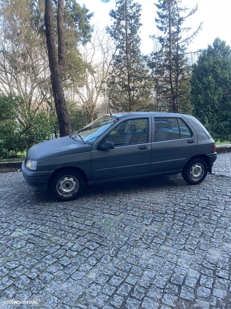 Renault Clio 1.2 RN - 1