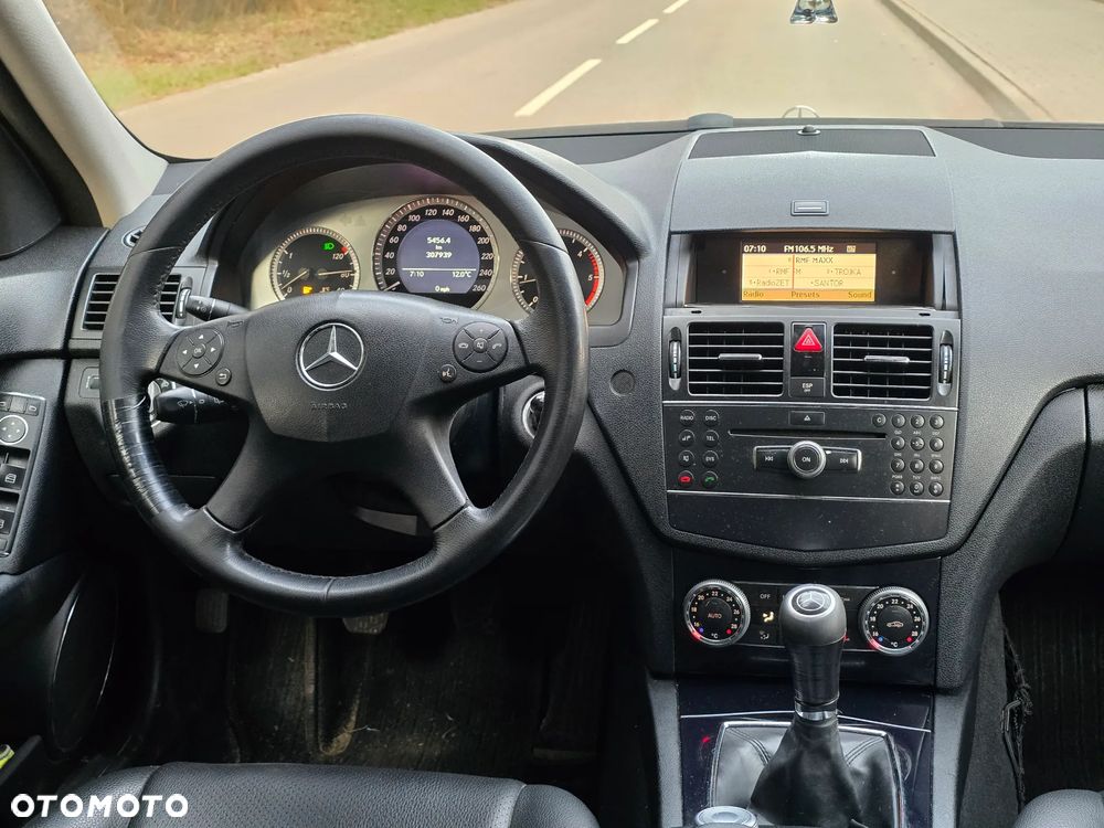 Mercedes-Benz Klasa C 200 CDI Elegance - 26