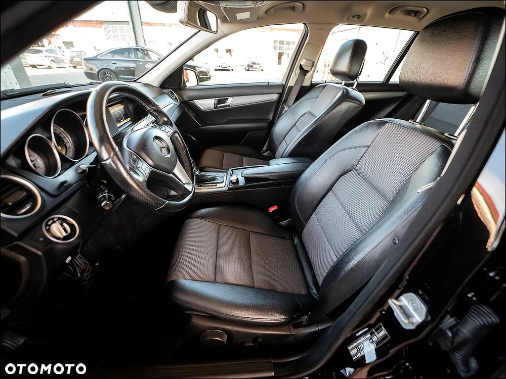 Mercedes-Benz Klasa C 180 BlueEFFICIENCY 7G-TRONIC Avantgarde - 34