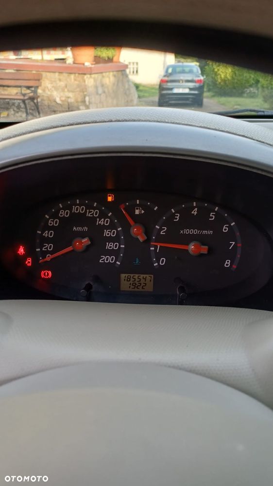 Nissan Micra 1.2 Visia + - 6