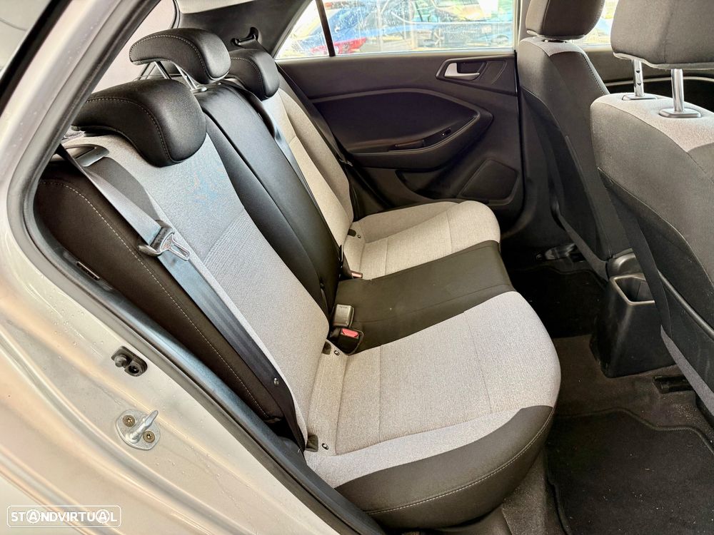 Hyundai i20 1.1 CRDi Style - 12