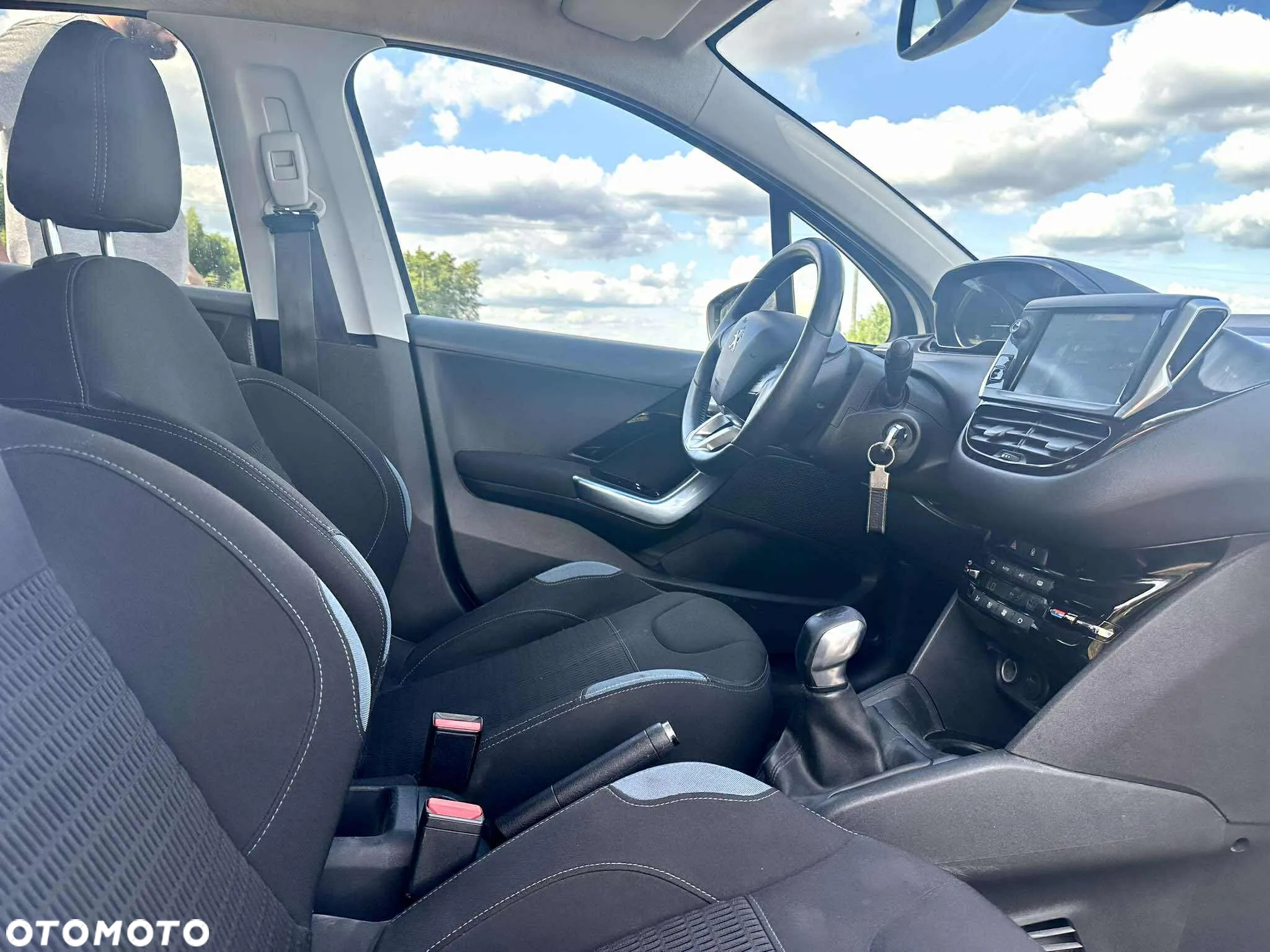Peugeot 208 - 17