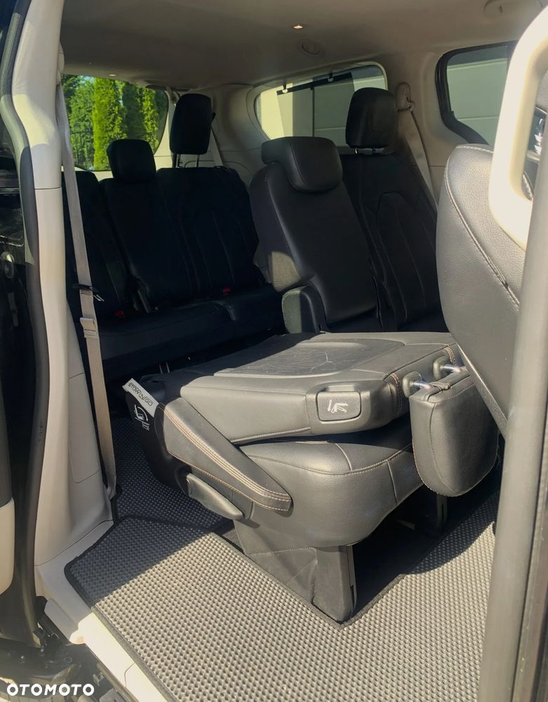 Chrysler Pacifica - 19
