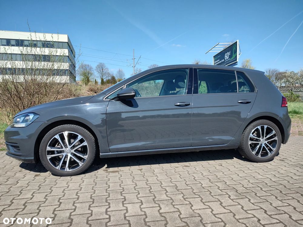 Volkswagen Golf - 2