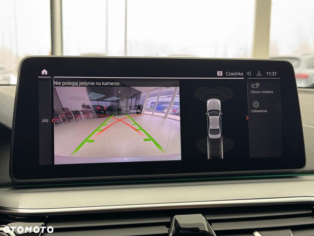 BMW Seria 5 520i - 36