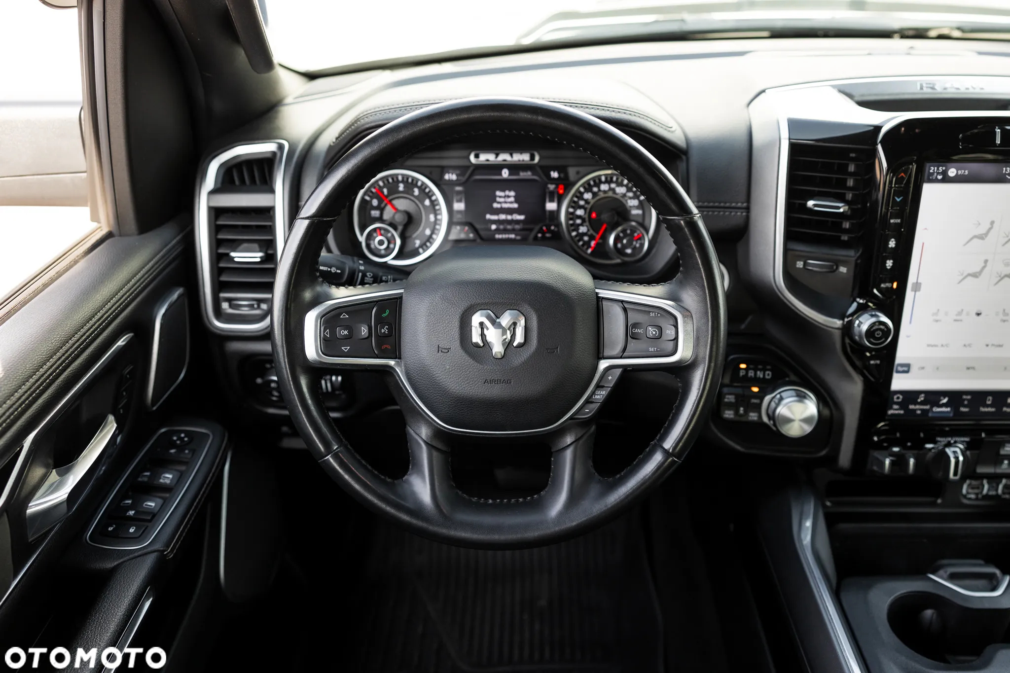 RAM 1500 5.7 Crew Cab Laramie - 24