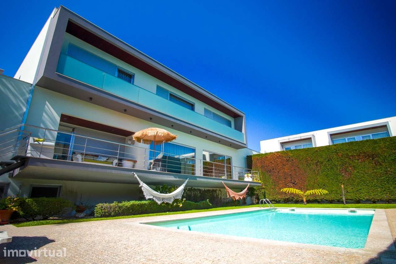 Moradia T5 com Piscina, Elevador e Garagem em Aver-o-Mar - Grande imagem: 3/52