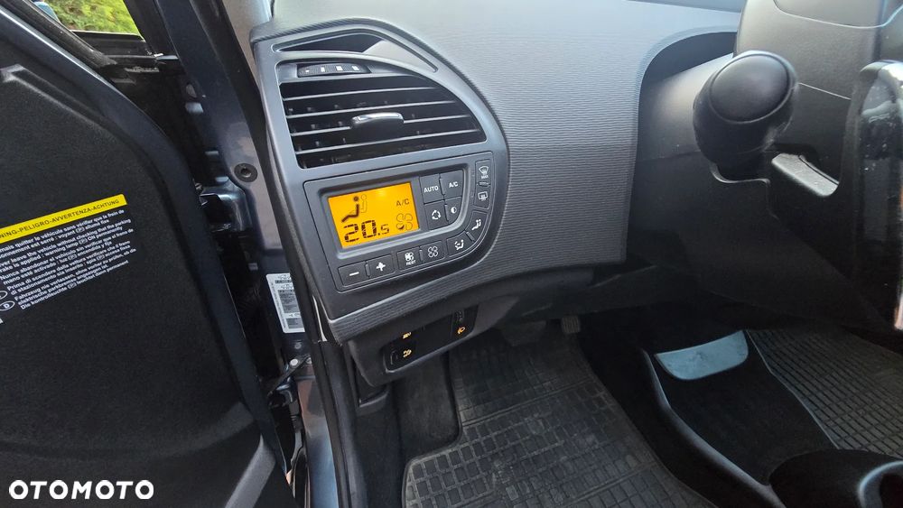 Citroën C4 Picasso - 9