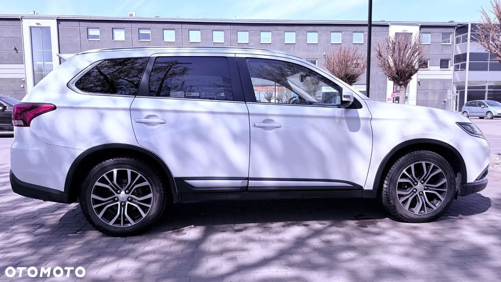 Mitsubishi Outlander 2.0 Intense + 4WD CVT - 5