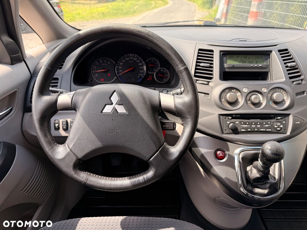 Mitsubishi Grandis 2.0 DI-D 7-Sitzer Intense - 16