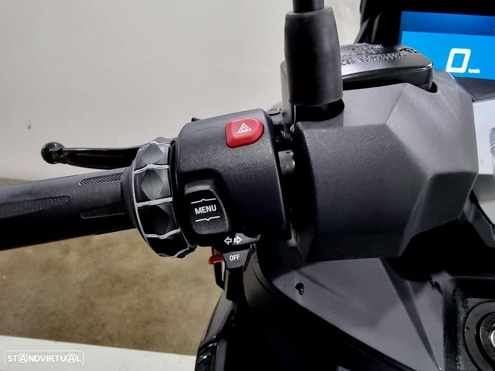 BMW C 400 X 400 X Triple Black - 11