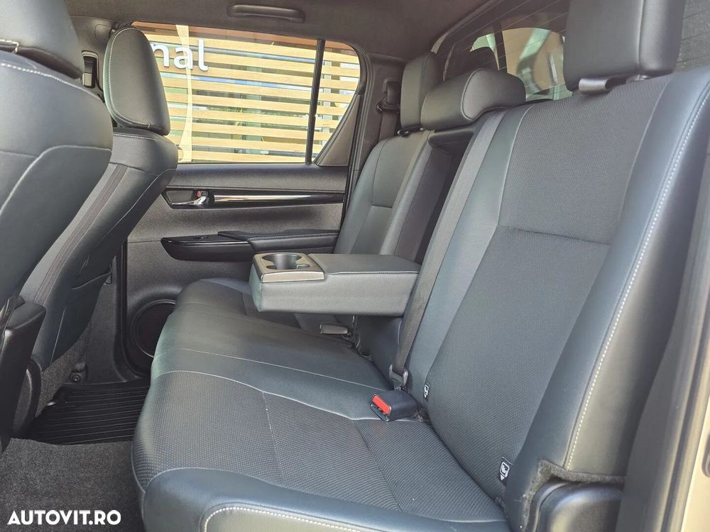 Toyota Hilux 2.4D 150CP 4x4 Double Cab AT Executive - 19