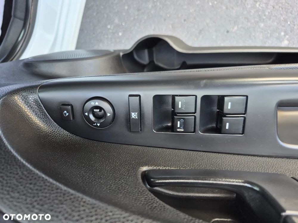 Kia Venga - 15