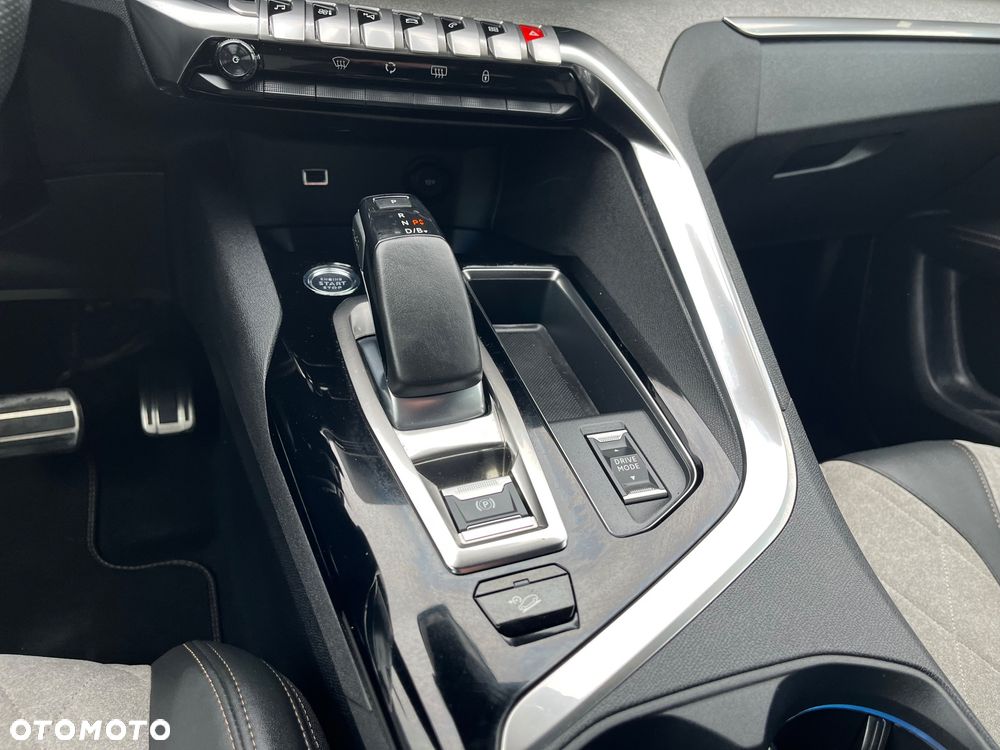 Peugeot 3008 1.6 PureTech Hybrid4 PHEV GT Pack S&S EAT8 - 35