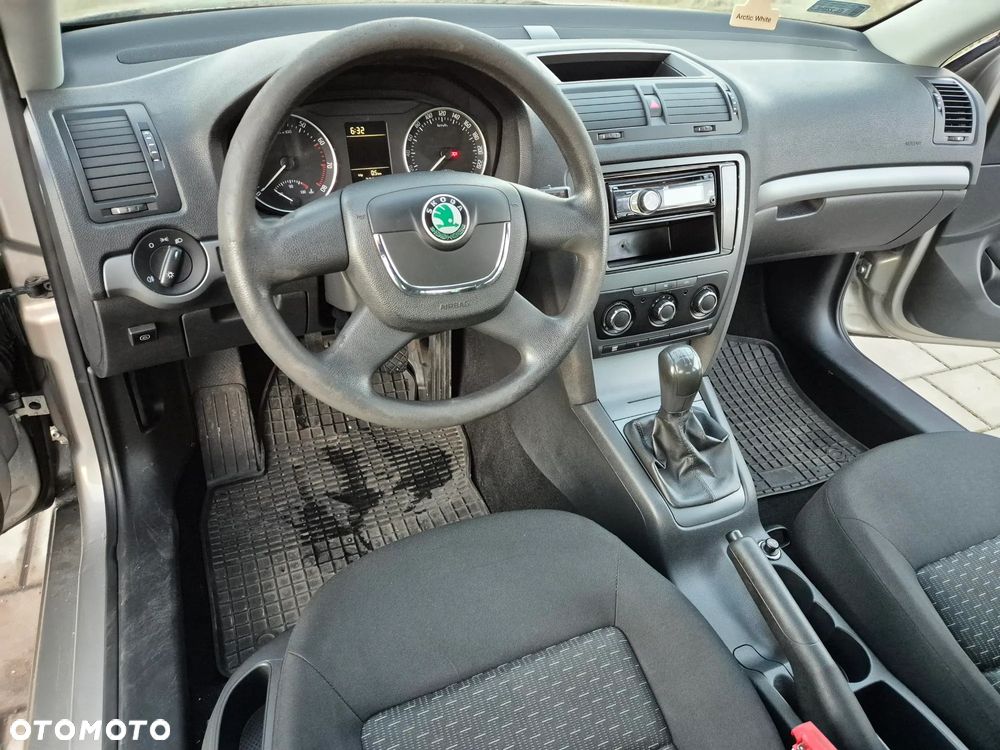 Skoda Octavia 1.4 - 9