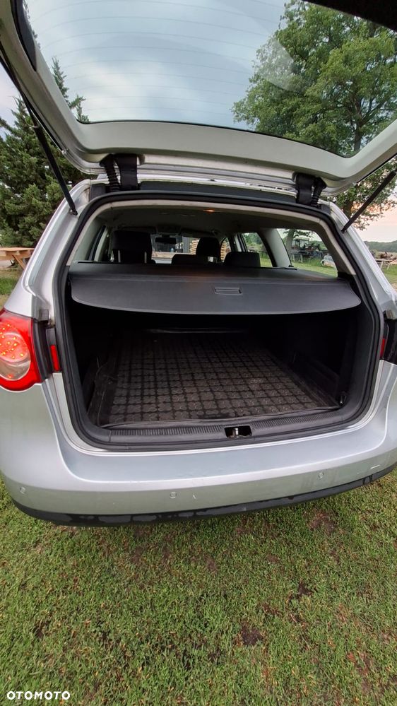 Volkswagen Passat 2.0 TDI DSG Comfortline - 4