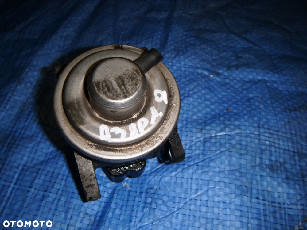 audi a3 8p 1.9 tdi zawór egr  038131501af - 1