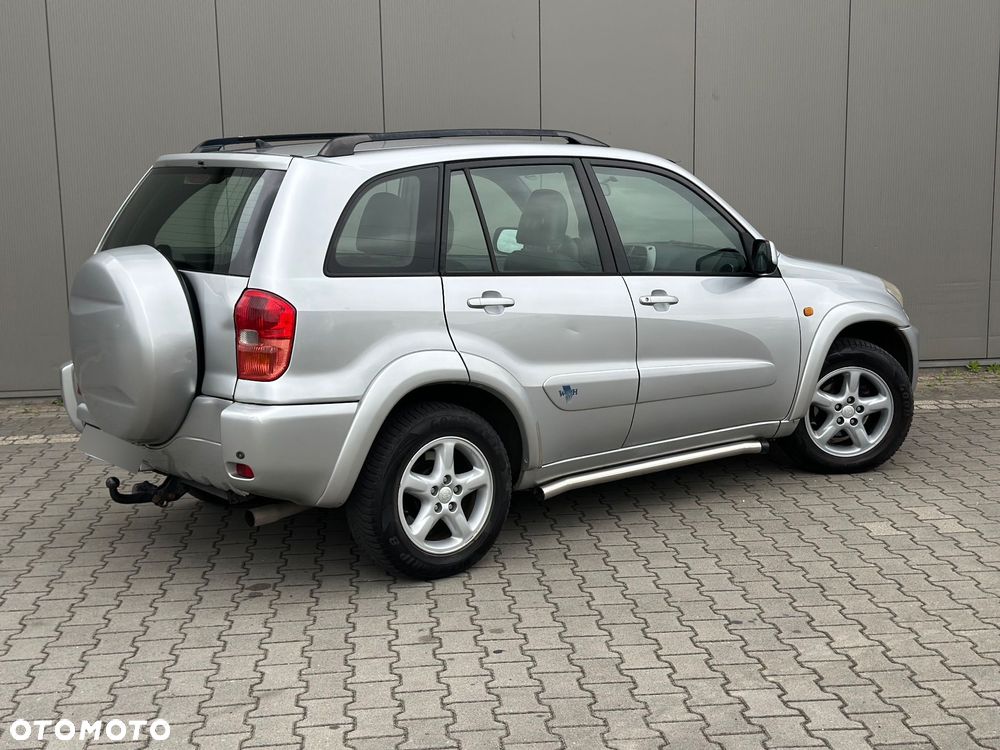 Toyota RAV4 - 8
