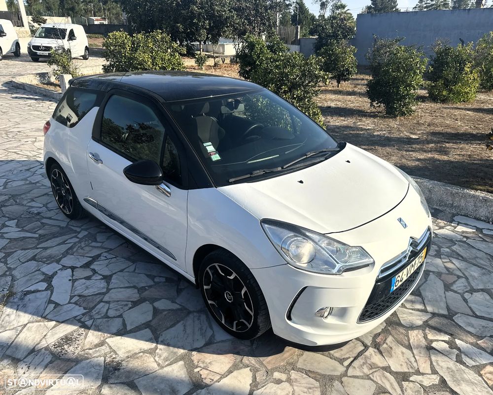 Citroën DS3 1.6 e-HDi So Chic - 11