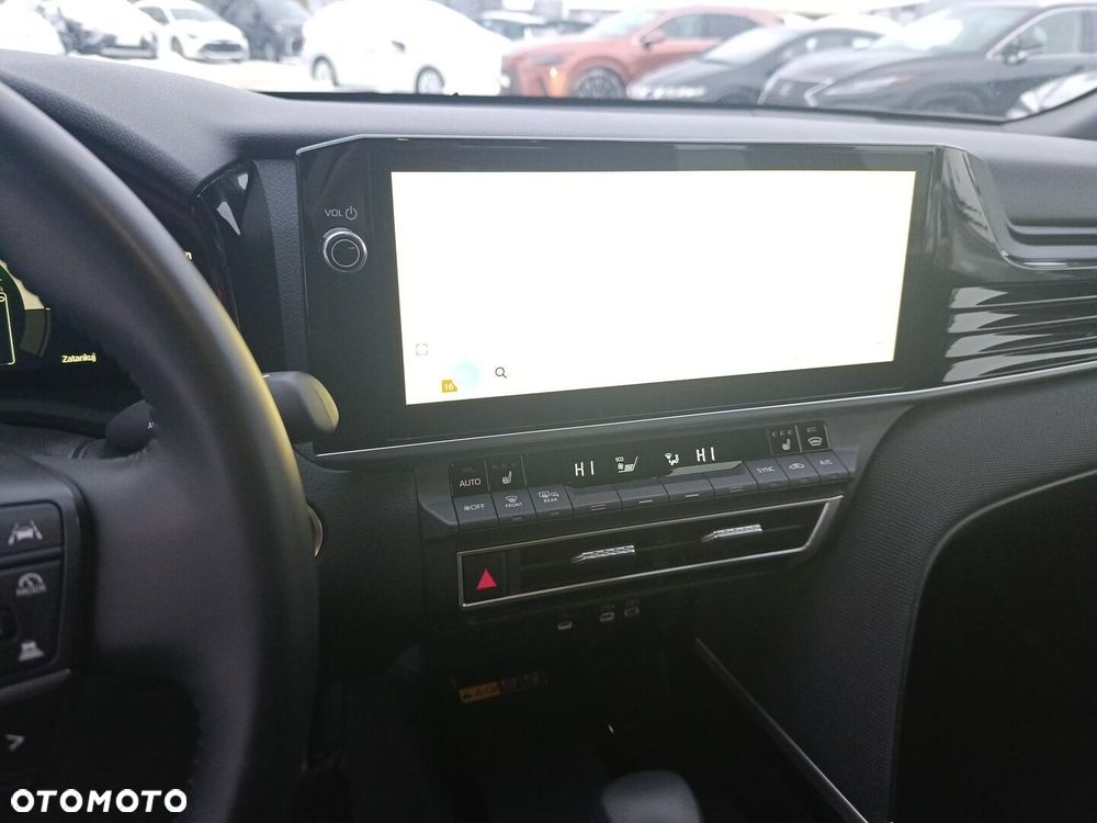 Toyota Camry - 35