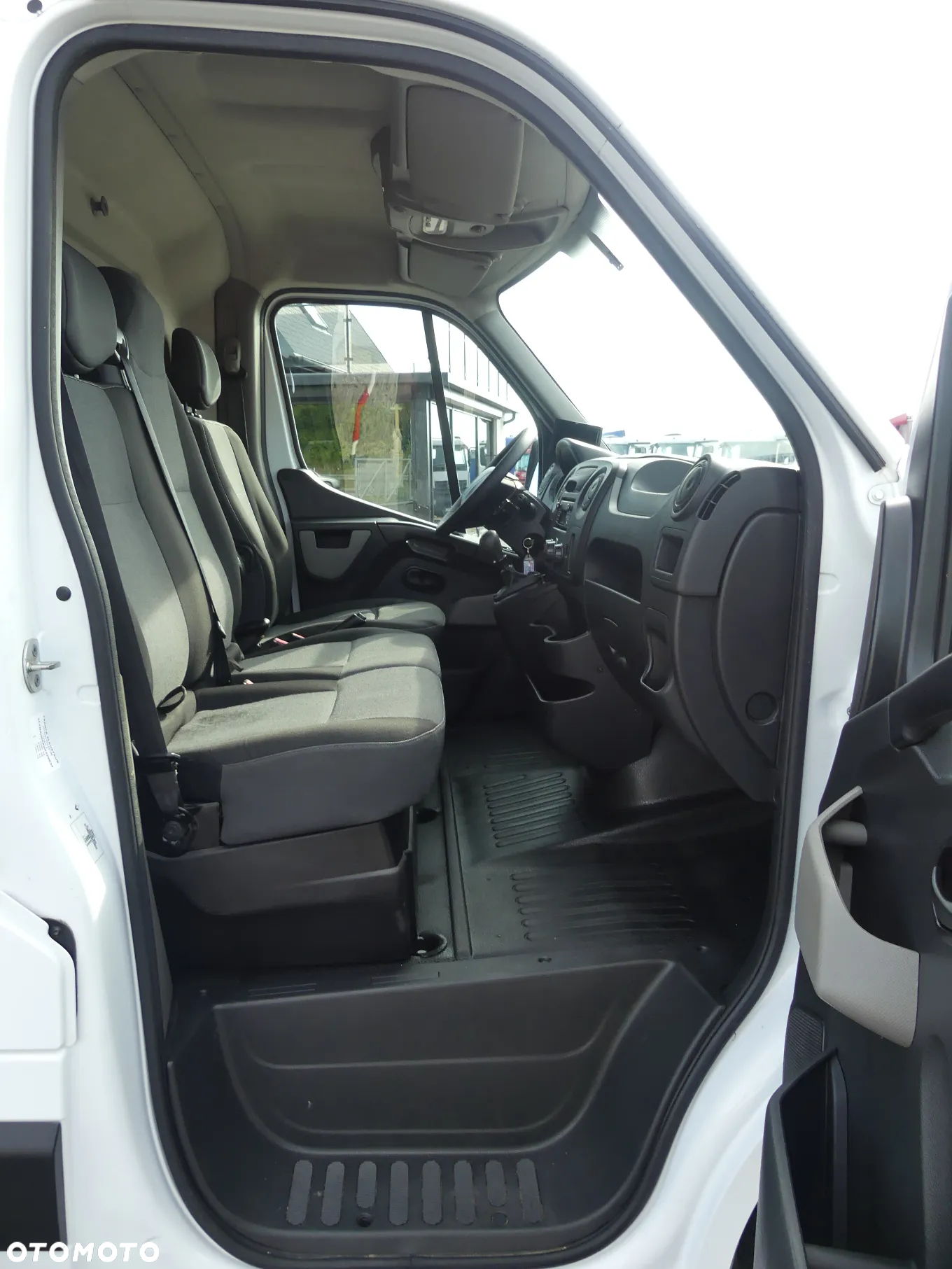 Renault MASTER / PODNOŚNIK KOSZOWY / ZWYŻKA 12M / - 26