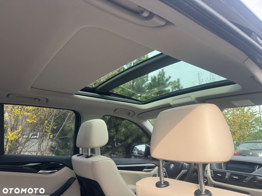 BMW X1 xDrive25d Sport Line - 9