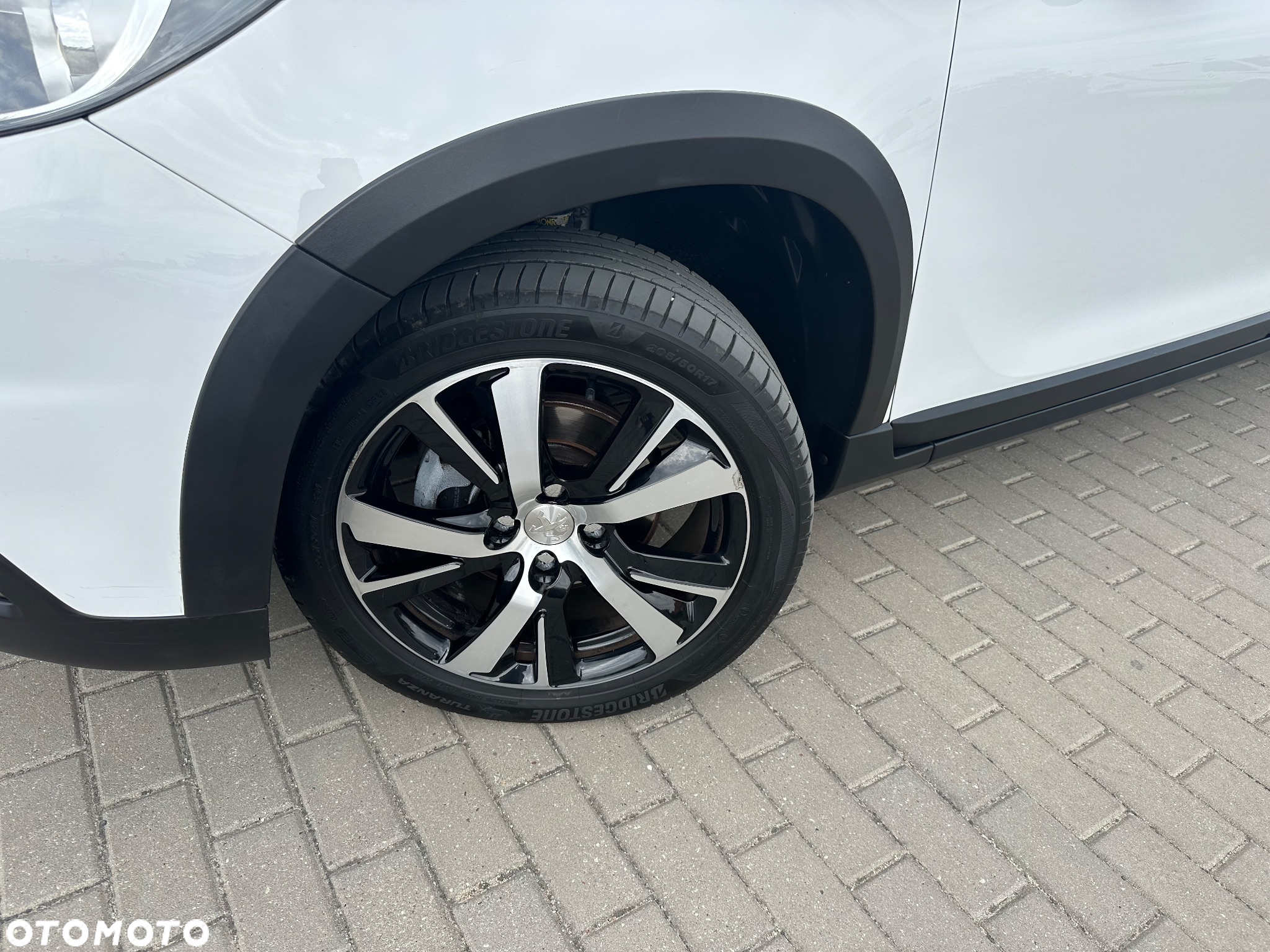 Peugeot 2008 1.6 BlueHDi Allure - 22
