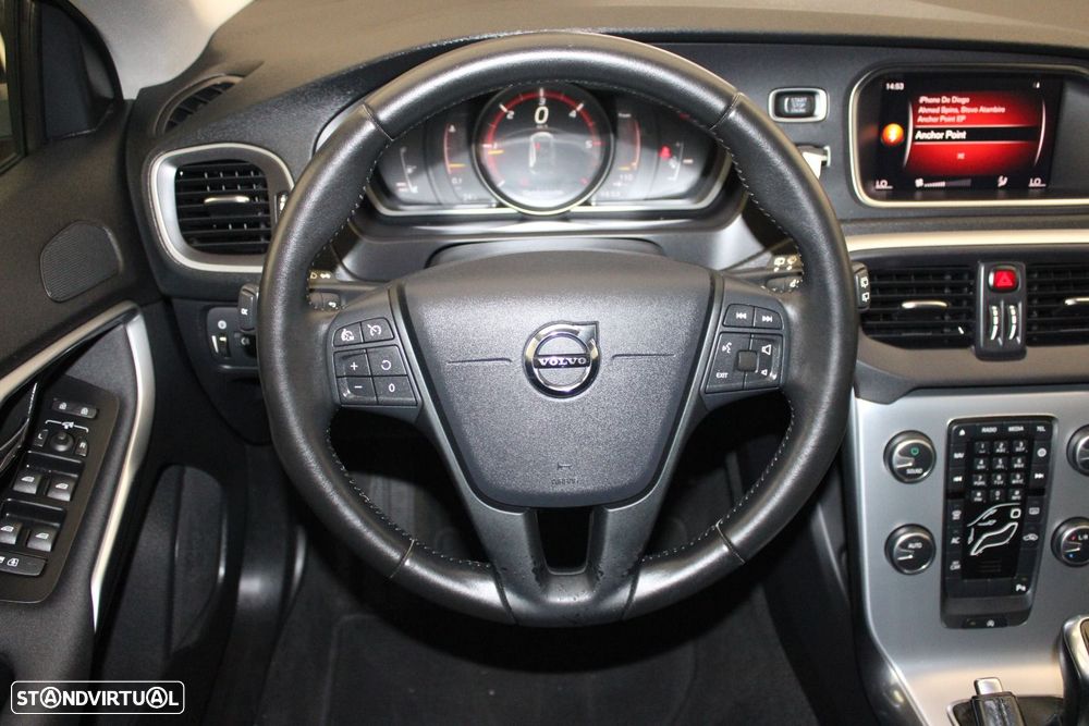 Volvo V40 Cross Country 2.0 D3 Momentum - 10