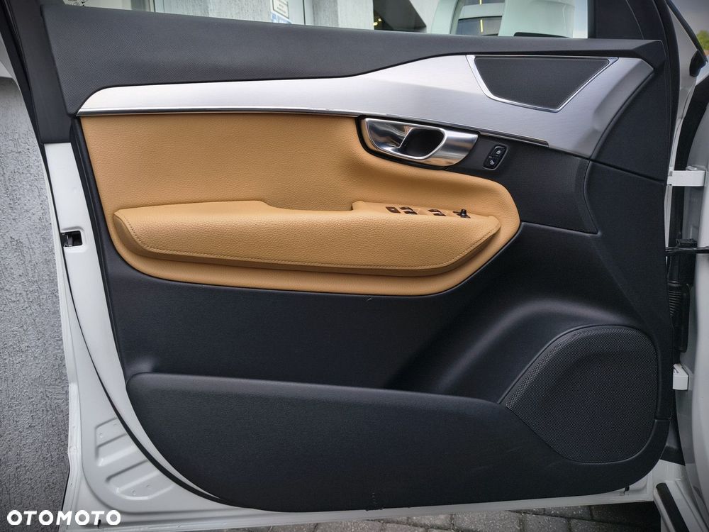 Volvo XC 90 - 11