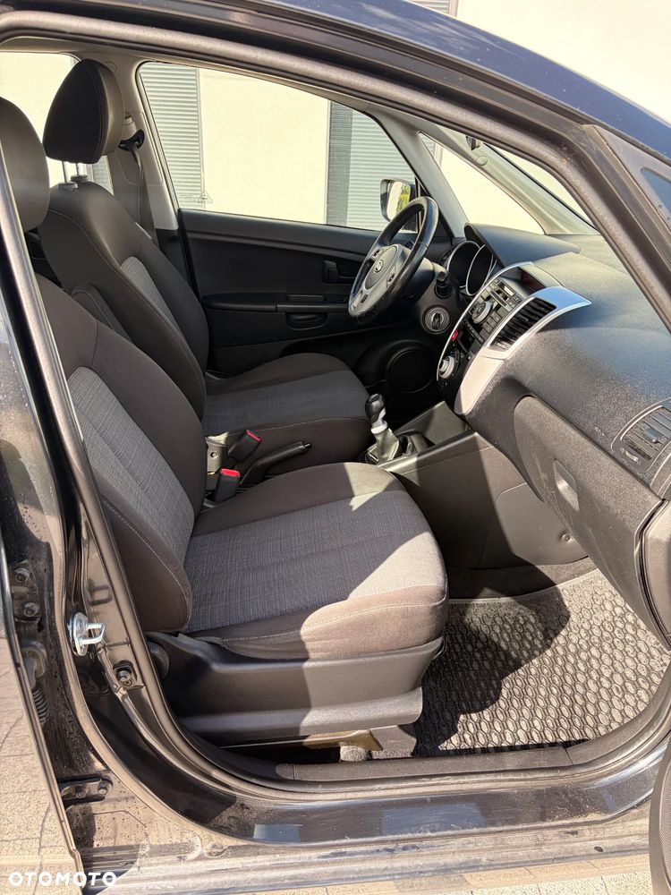 Kia Venga 1.4 CRDi M - 13