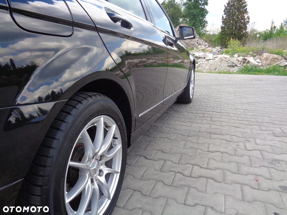 Mercedes-Benz Klasa C 180 BlueEFFICIENCY Avantgarde - 25