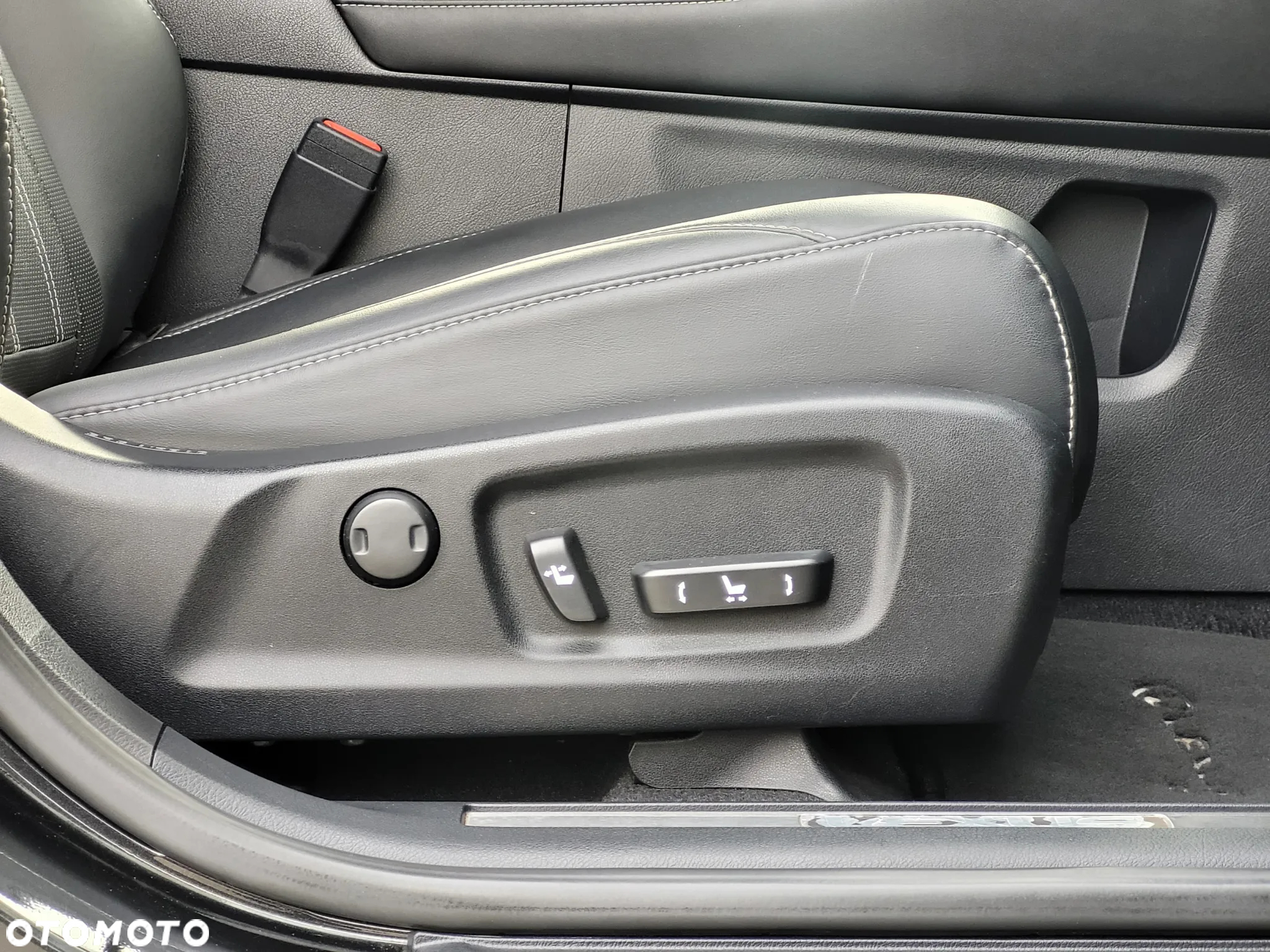 Lexus RX 450h F-Impression - 15