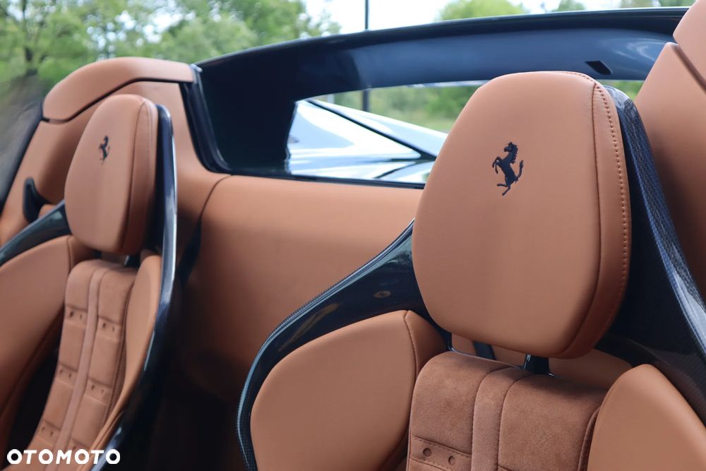 Ferrari 296 GTS - 14