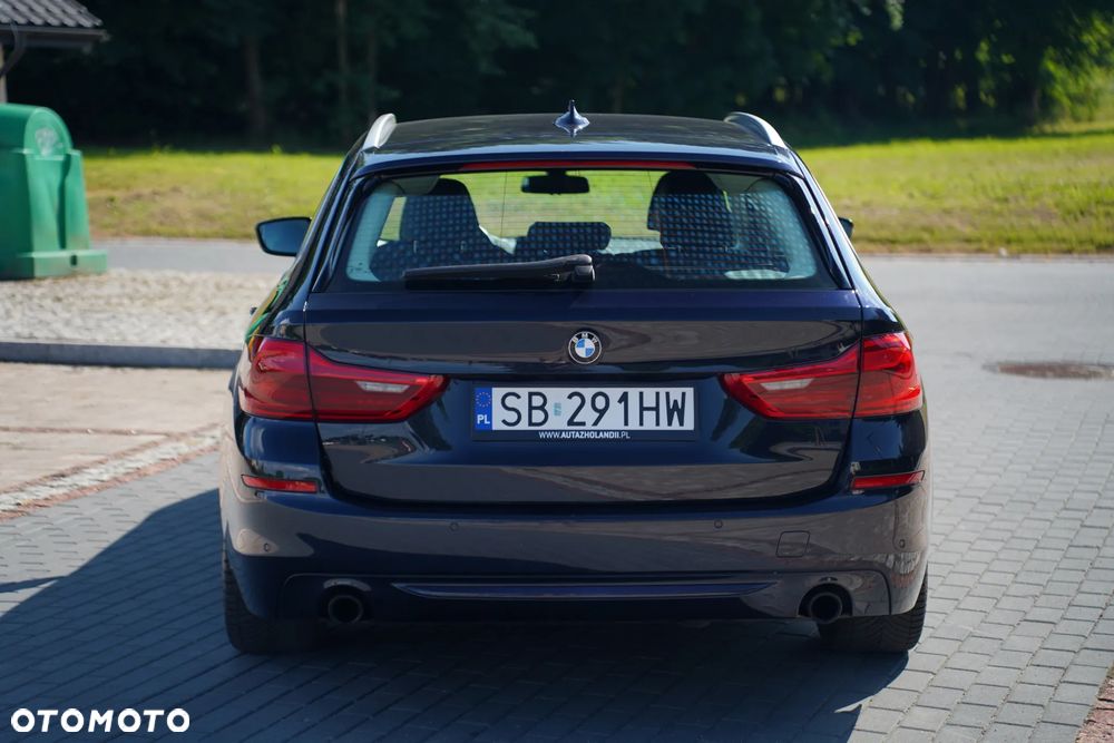 BMW Seria 5 520d Sport Line - 10
