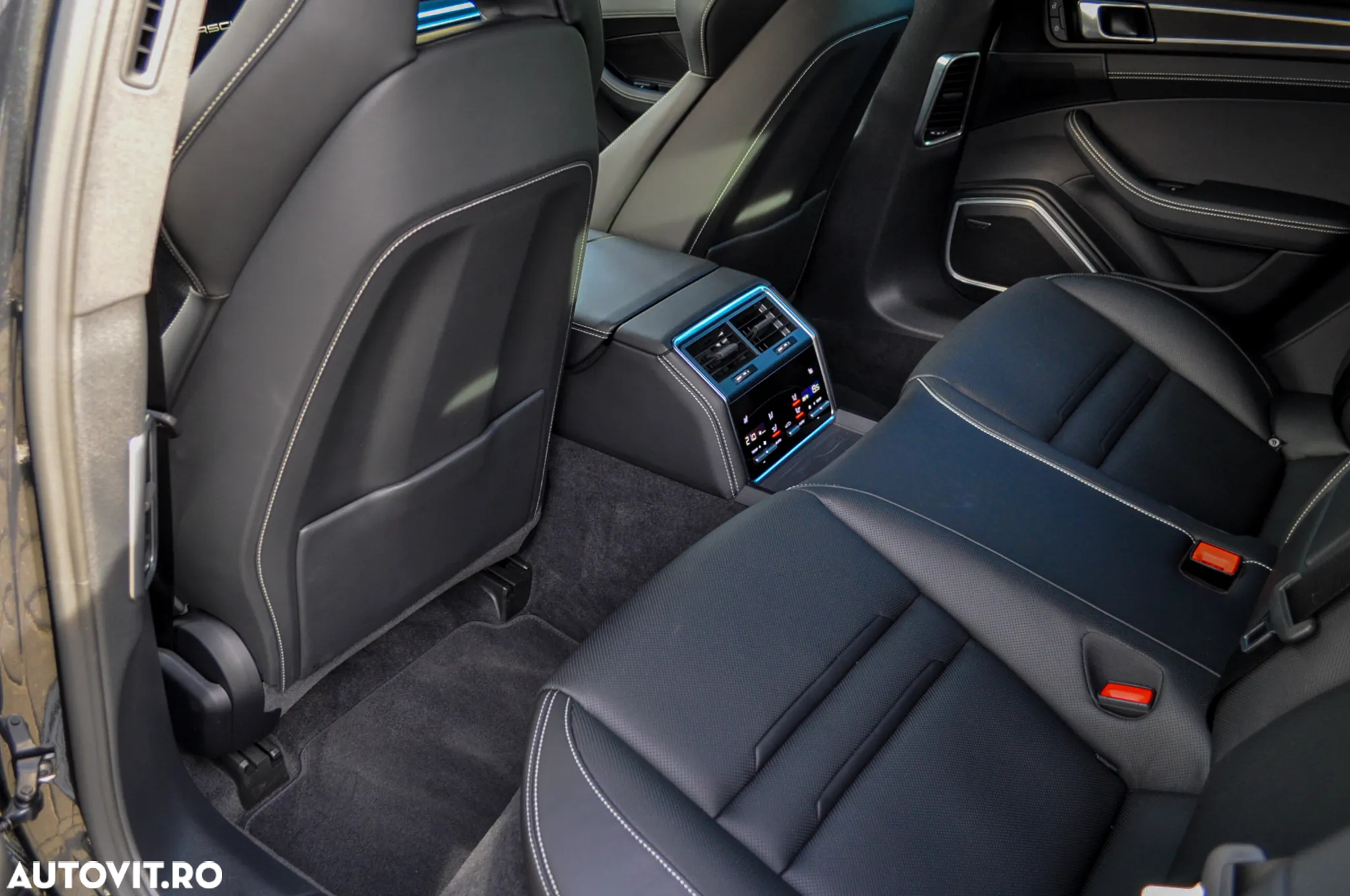 Porsche Panamera 4 E-Hybrid Platinum Edition - 18
