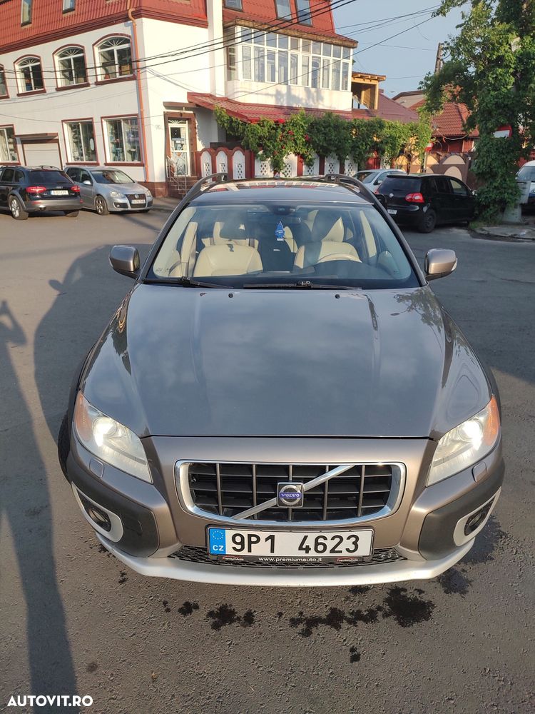 Volvo XC 70 D5 AWD Geartronic Momentum - 2