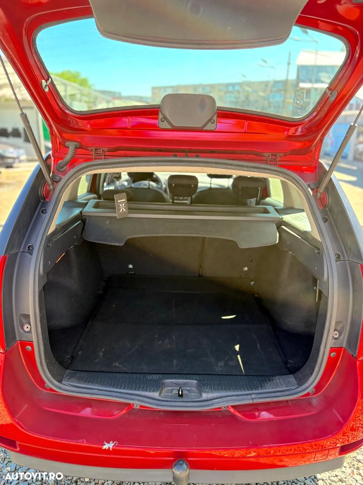 Dacia Logan 0.9 TCe 90 CP Laureate - 12