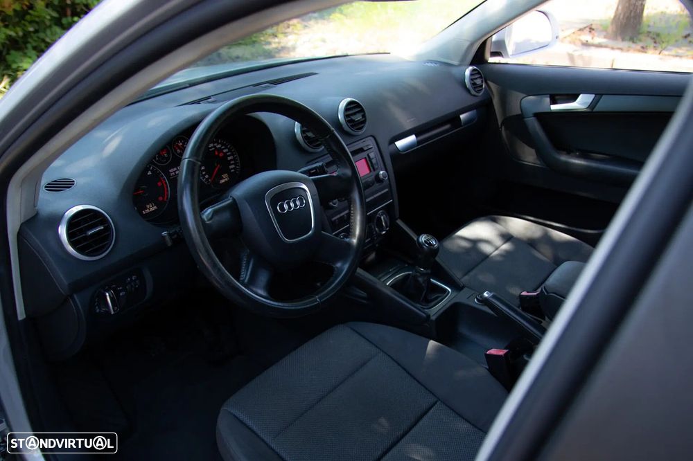 Audi A3 Sportback 1.6 TDI Attraction - 32