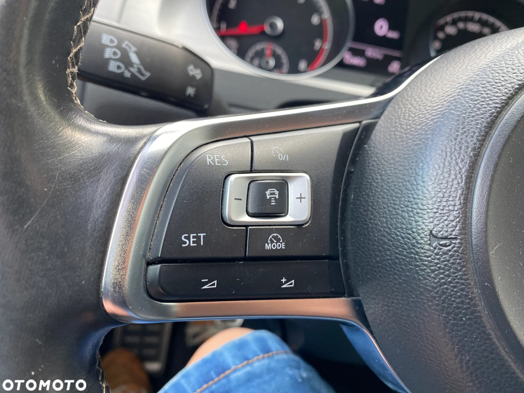 Volkswagen Golf - 24