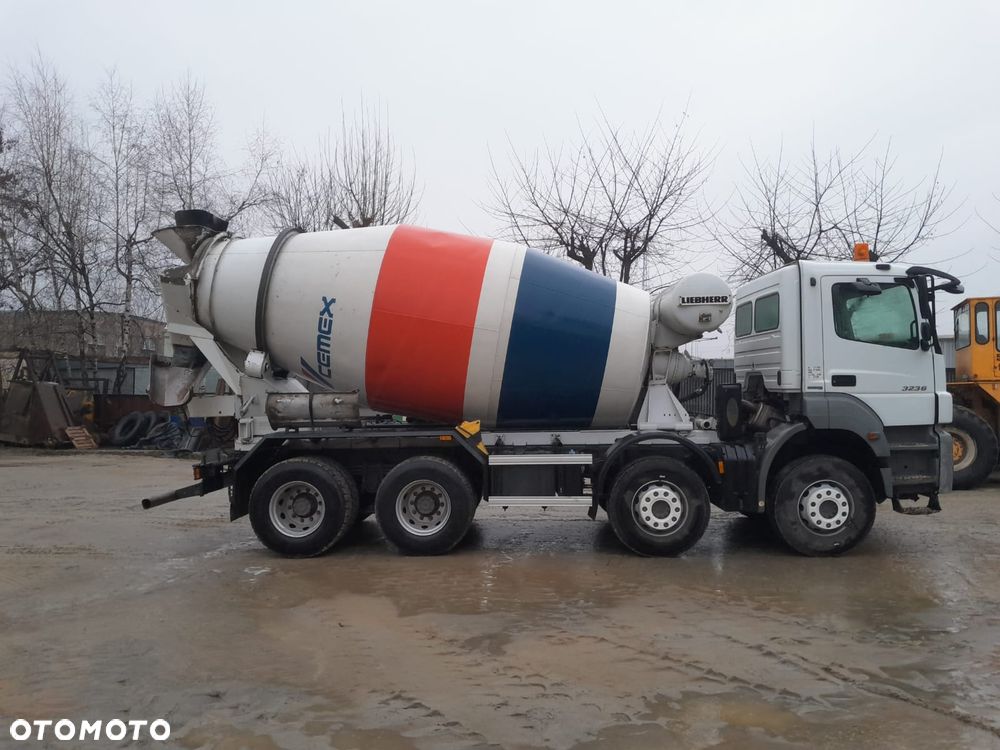 Mercedes-Benz AXOR - 2