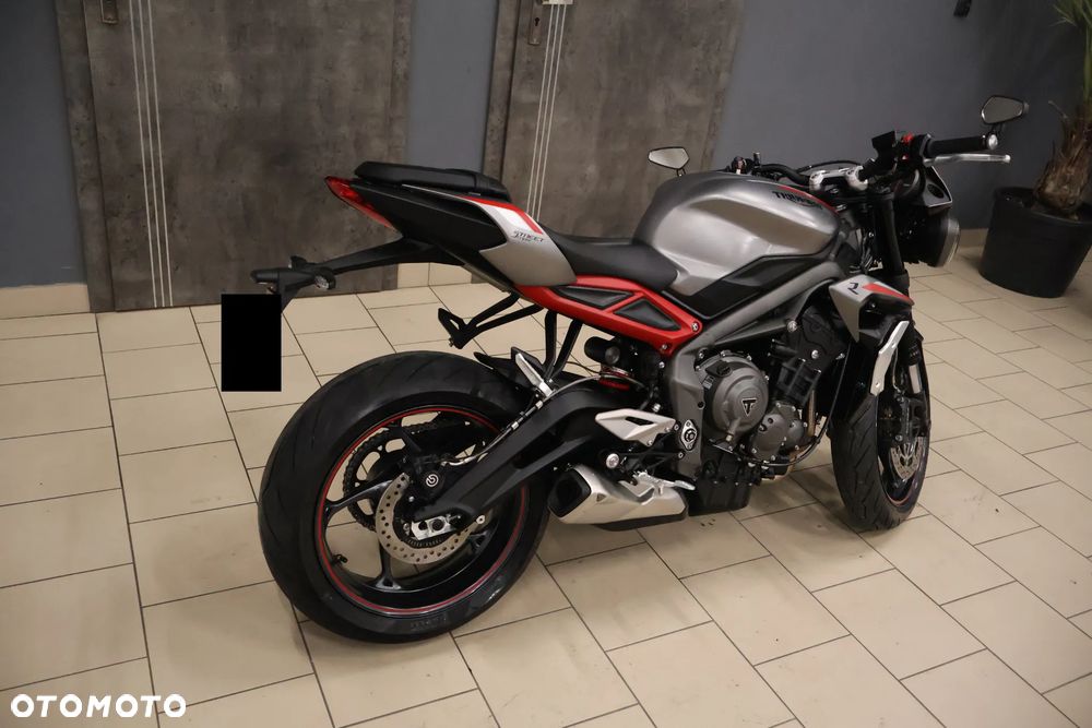 Triumph Street Triple - 13