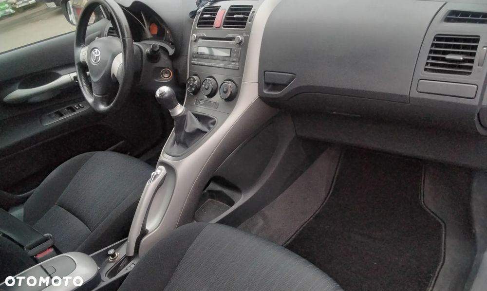 Toyota Auris 1.4 VVT-i Sol - 17