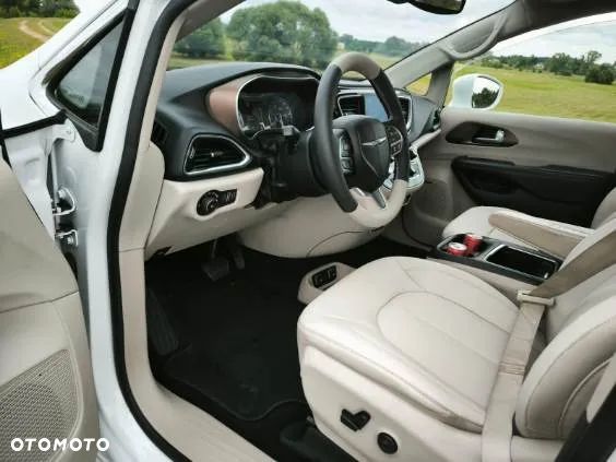 Chrysler Pacifica - 7