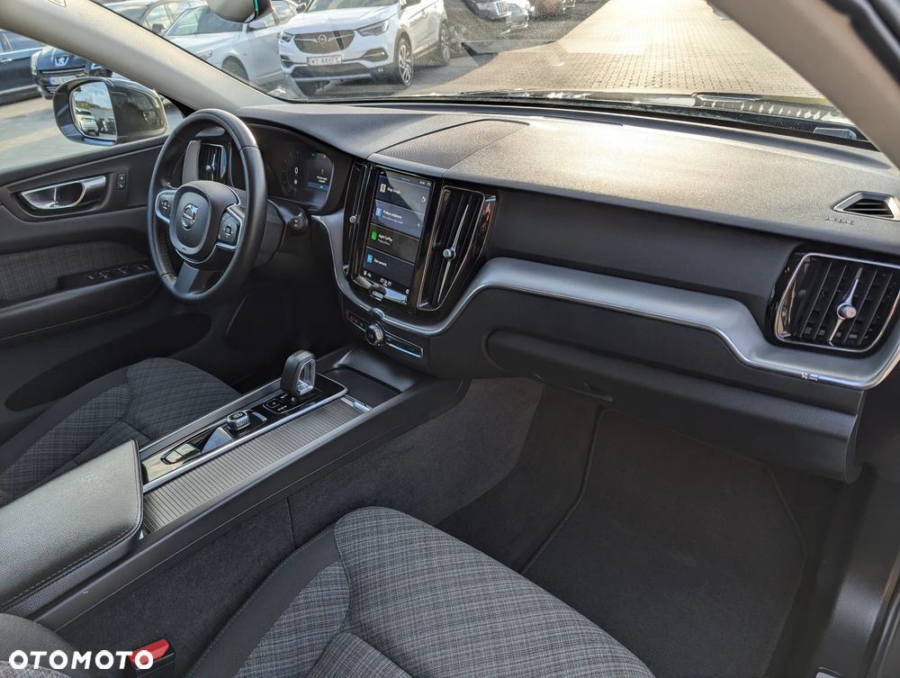 Volvo XC 60 B4 B Essential - 27