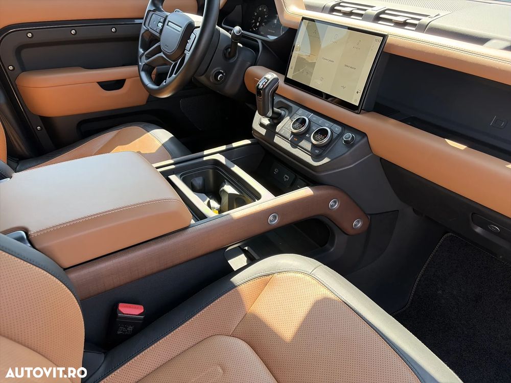 Land Rover Defender 110 3.0 P400 MHEV X - 17