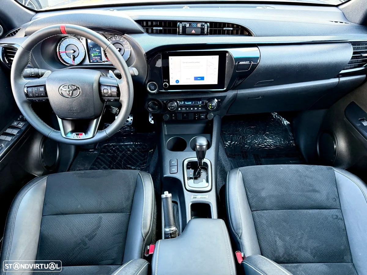 Toyota Hilux 2.8 D-4D 4WD GR Sport - 9