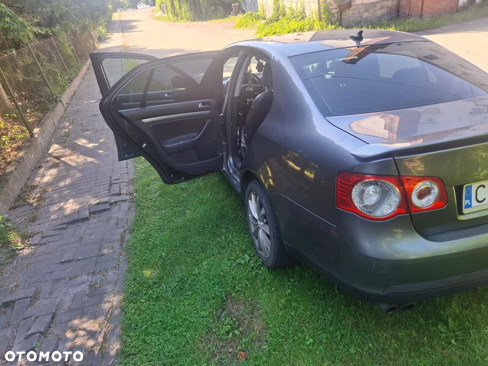 Volkswagen Jetta 2.0 TSI Sportline DSG - 3