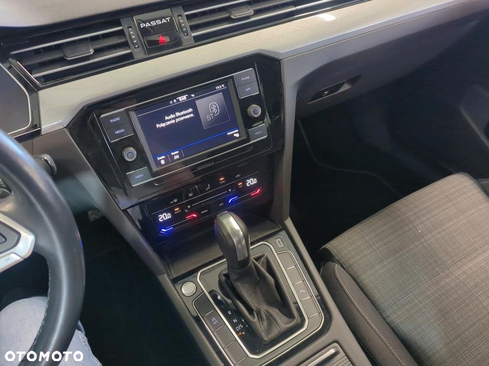 Volkswagen Passat Variant 1.5 TSI EVO Business DSG - 11