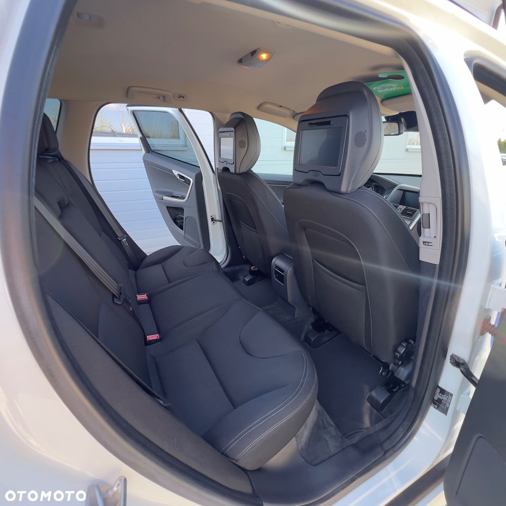 Volvo XC 60 D4 Geartronic Kinetic - 11