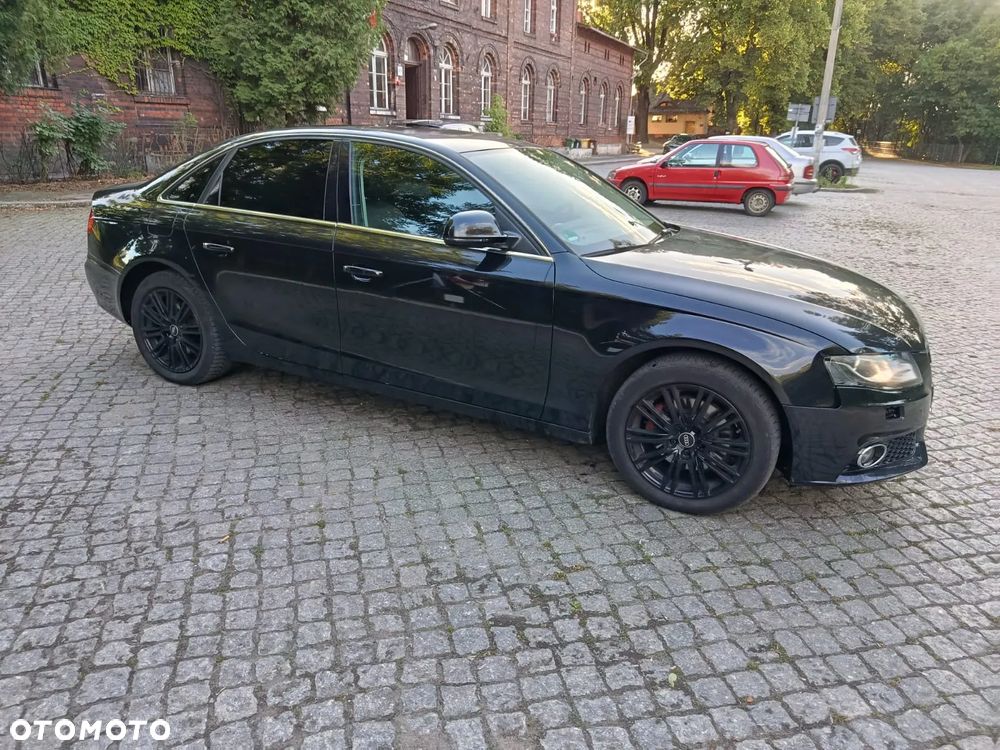 Audi A4 Limousine - 4